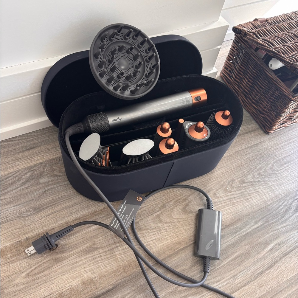 Dyson Airwrap in Copper with Diffuser